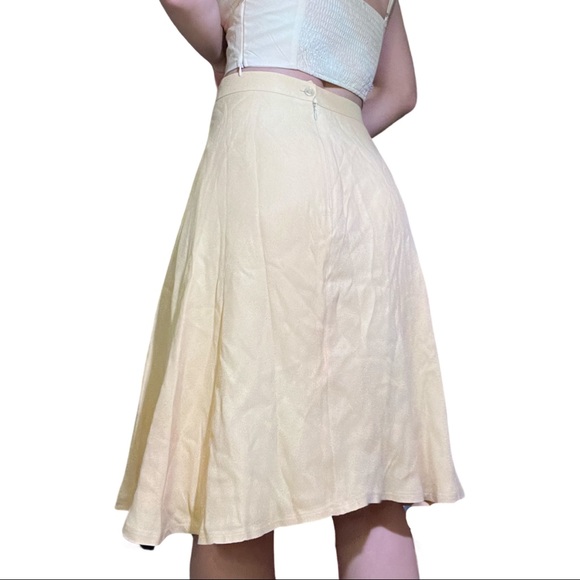 Yellow flowy skirt - Picture 2 of 2